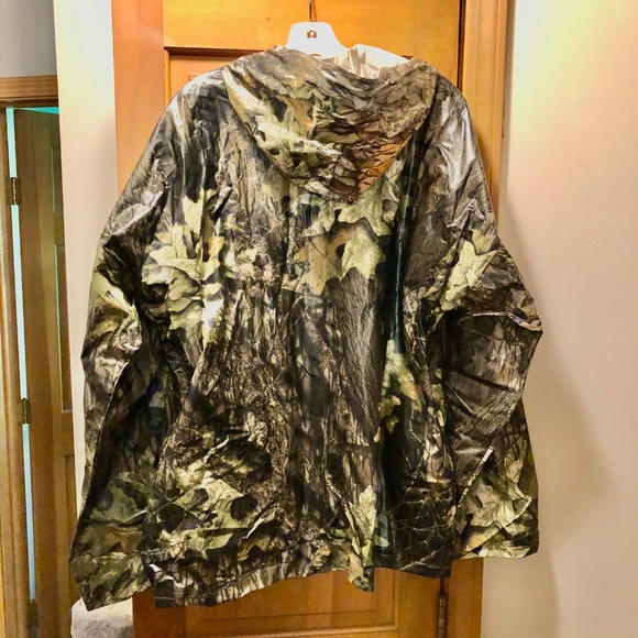 Outdoor Life Mossy Oak Break Up Camo Hooded Rain Jacket One Size Fits All - Picture 2 of 8